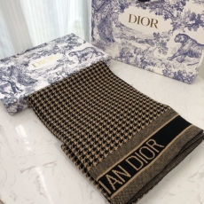 CHRISTIAN DIOR